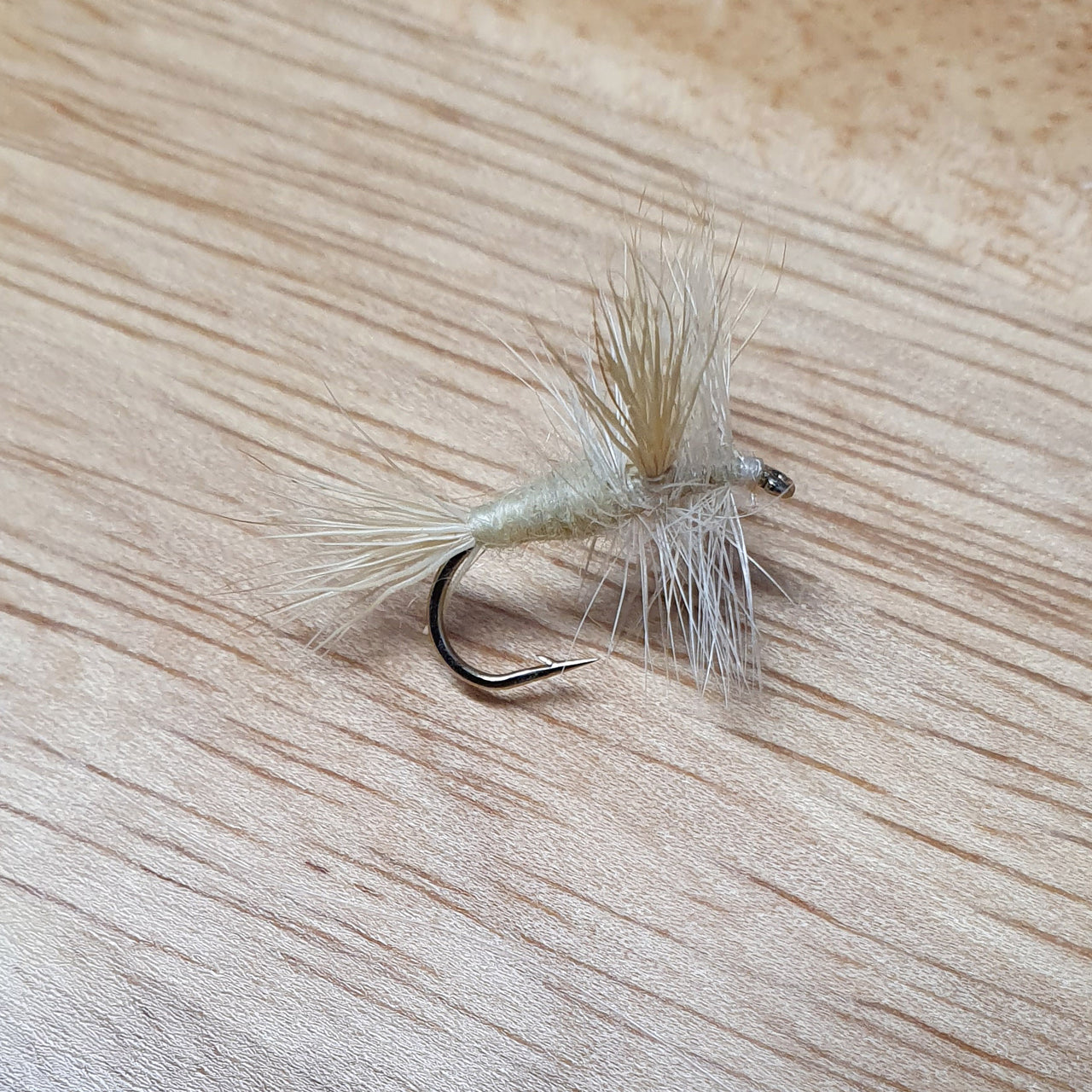 Blonde dry fly